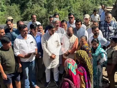 घाट: आपदा प्रभावित कुंतरी, लगा फ़ाली, सरपाणी और धुर्मा गाँवों का सांसद अनिल बलूनी व पूर्व CM त्रिवेंद्र सिंह रावत ने किया निरीक्षण
