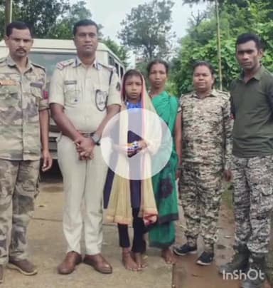 केशकाल: केशकाल पुलिस ने घर से भटकी छोटी लड़की को परिजनों से मिलाया, मां अपनी बेटी को देख कर खुश हुईं, पुलिस को कहा धन्यवाद