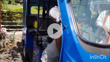 नीमच नगर: नीमच: 10 दिव्यांगजनों को मिले ई-रिक्शा, दिव्यांग महिला ने चलाया, पीछे बैठे कलेक्टर, सांसद व विधायक