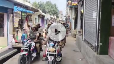 छिबरामऊ: आगामी त्यौहार जुमा की नमाज को लेकर कोतवाली पुलिस के साथ SDM और DSP ने मुस्लिम क्षेत्र में निकाला फ्लैग मार्च