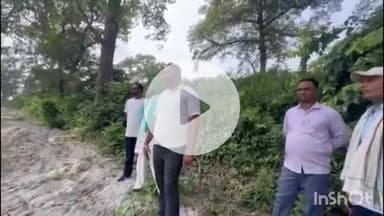 पलिया: शारदा नदी में चैनलाइजेशन पर उठे सवाल, पलिया में सड़क-रेलवे ट्रैक के लिए खतरा बना बालू खनन