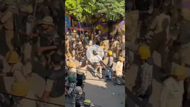 I love mohammed protest पुलिस ने किया लाठी चार्ज। #latestnews