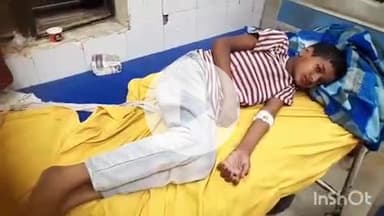 हाथरस: हाथरस के दो थाना क्षेत्र में धान की रखवाली कर रहे एक किशोर और युवक को काले सांप ने काटकर किया घायल, अस्पताल में भर्ती