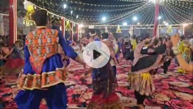 नीमच नगर: नीमच के डांडिया पंडाल में विहिप बजरंग दल का आयोजन, गांधी वाटिका के पास नवरात्रि पर हुआ पारंपरिक शस्त्र पूजन