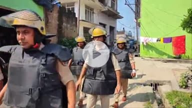 पूरनपुर: बरेली कार्यक्रम को लेकर पूरनपुर पुलिस ने अलर्ट किया, फ्लैग मार्च कर सुरक्षा व्यवस्था का लिया जायजा