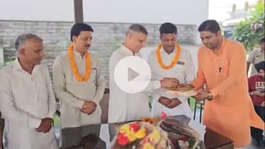 जगाधरी: नियुक्ति के बाद मार्केट कमेटी के चेयरमैन व अध्यक्ष ने पूर्व कृषि मंत्री के निवास पर जाकर लिया आशीर्वाद