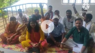 चंडी: चंडी नगर पंचायत के मुख्य पार्षद व वार्ड पार्षदों ने कार्यालय में तालाबंदी कर अनिश्चितकालीन धरना शुरू किया