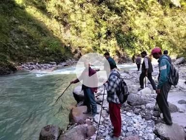 घाट: नंदानगर विकास खंड के सुतोल गांव का युवक नदी के तेज बहाव में बहा, एसडीआरएफ और गोताखोर टीम से खोजबीन की मांग