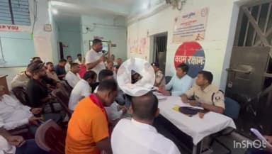 नवादा: नगर थाना में नगर पूजा समिति के साथ एसडीओ, डीएसपी व थाना प्रभारी ने की महत्वपूर्ण बैठक, बच्चों के पॉकेट में डाले फोन नंबर