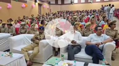 झांसी: महानगर के दीनदयाल सभागार में मिशन शक्ति अभियान के तहत हुआ बड़ा आयोजन, जिले के उच्च अधिकारी रहे मौजूद