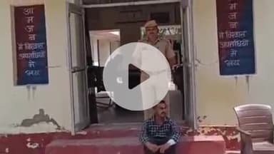 पीपलदा: अयाना पुलिस ने गश्त के दौरान कांकरा नहर पर अवैध धारदार हथियार छुरा के साथ आरोपी को किया गिरफ्तार