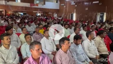 नवादा: नवादा के टाउन हॉल में दुर्गा पूजा को लेकर वरीय अधिकारी द्वारा विधि व्यवस्था पर की गई महत्वपूर्ण बैठक