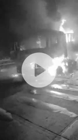 चौपारण: चौपारण दनुआ घाटी में दो वाहनों की टक्कर, अचानक लगी आग, चालक बाल-बाल बचे