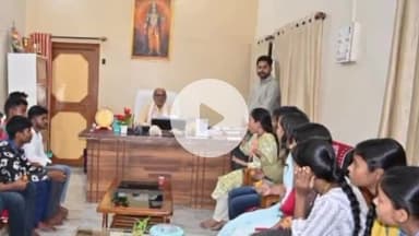 गोपद बनास: सांसद कार्यालय में सांसद ने व्यापारियों और छात्रों से मुलाकात की, जीएसटी पर संवाद किया