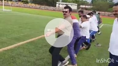 जगदलपुर: इंदिरा स्टेडियम में स्वच्छता ही सेवा महोत्सव के तहत खिलाड़ियों और नागरिकों ने लिया स्वच्छता का संकल्प, महापौर शामिल