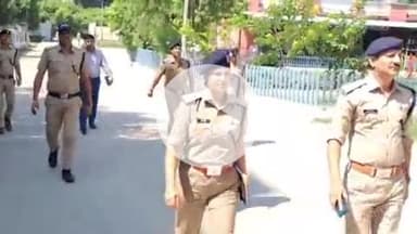 हरिद्वार: UKSSSC पेपर वायरल मामले में गठित एसआईटी ने रोशनाबाद मुख्यालय में अभ्यर्थियों और उनके अभिभावकों से किया संवाद