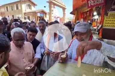 हरिद्वार: हरकीपौड़ी पहुंचे सीएम पुष्कर सिंह धामी ने पी लस्सी, कहा- बहुत दिनों बाद मिला हरिद्वार की लस्सी का स्वाद