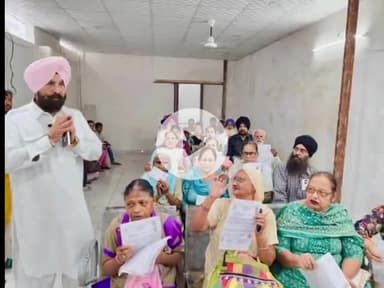 ਲੁਧਿਆਣਾ ਪੂਰਬੀ: ਜਨਤਾ ਨਗਰ ਵਿਧਾਇਕ ਕੁਲਵੰਤ ਸਿੰਘ ਸਿੱਧੂ  ਵੱਲੋਂ 100 ਬਜ਼ੁਰਗਾਂ ਨੂੰ ਬੁਢਾਪਾ ਪੈਨਸ਼ਨ ਪੱਤਰ ਵੰਡੇ