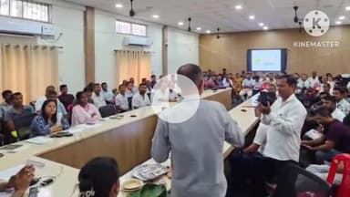 তামুলপুৰ: তামুলপুৰ জিলা প্ৰশাসনৰ
উদ্যোগত দুৰ্গা পূজা সমিতিসমূহলৈ ডিমাণ্ড ড্ৰাফ্টসমূহ আনুষ্ঠানিকভাৱে বিতৰণ কৰে জিলা আয়ুক্তই