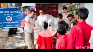 पतरातू: भुरकुंडा: शितला मंदिर में लायंस क्लब द्वारा दुर्गा पूजा पर जरूरतमंदों को भोजन वितरण