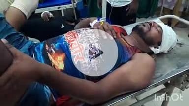 हाथरस: कस्बा मैदु में मामूली बात को लेकर दबंग पड़ोसियों ने पिता-पुत्र पर लोहे की सरिया, लाठी-डंडों से की मारपीट, किया घायल