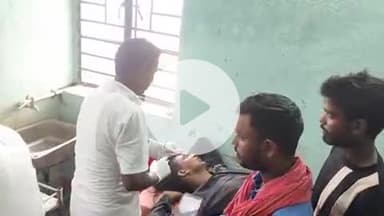 झाझा: कुम्हेनी डैम के पास बाइक और ई-रिक्शा में हुई टक्कर, बाइक चालक गंभीर रूप से घायल