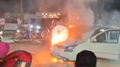जगाधरी: अग्रसेन चौक पर चलती कार में शॉर्ट सर्किट से लगी आग, लोगों ने पाया काबू