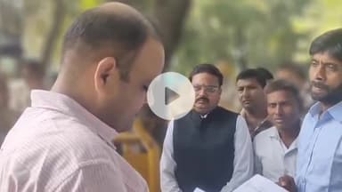 जगाधरी: यमुनानगर: छठ पर्व घाट की सफाई के लिए पूर्वांचल सभा के पदाधिकारी ने भाजपा जिला अध्यक्ष को दिया ज्ञापन