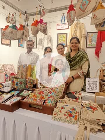 जयपुर के जवाहर कला केंद्र में मेरी बड़ी बहु वैशाली सिंह के द्वारा मधुबनी पेंटिंग की खूबसूरत प्रदर्शनी दिनांक 27 सितंबर 25। जय हिन्द मित्र 🙏