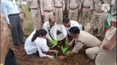 चंदेरी: सेवा पखवाड़ा अभियान के तहत चंदेरी न्यू कोर्ट में वन विभाग ने किया वृक्षारोपण, न्यायाधीश भी शामिल