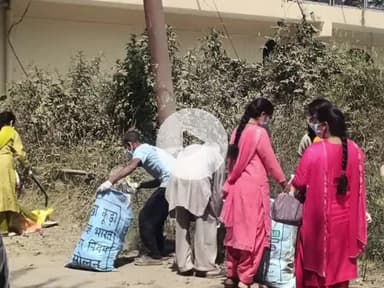 सोलन: सपरून पंचायत में स्वच्छता की पहल, कूड़े के ढेर को साफ कर बनाया गया स्वच्छ वातावरण