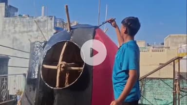 अमरोहा: अमरोहा में दशहरा के लिए रावण के पुतले बना रहे मुस्लिम कलाकार, बोले- यही भाईचारे की मिसाल है