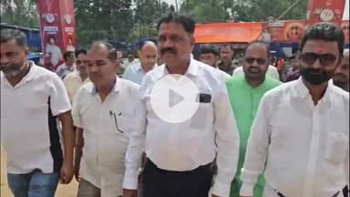 गिरिडीह: नवरात्र पर मंत्री सुदीव्य कुमार सोनू ने पचंबा व आसपास के दुर्गा पूजा पंडालों का भ्रमण किया, श्रद्धालुओं से मिले