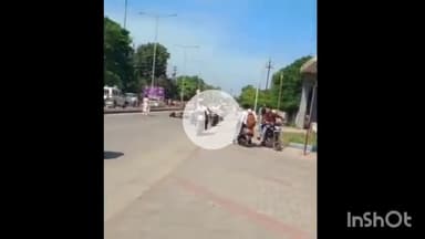 नीमच नगर: नीमच कैंट पुलिस थाने के बाहर महिला ने स्कूटी गिराकर किया हंगामा