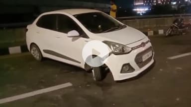 ગાંધીનગર: ગાંધીનગર રક્ષા શક્તિ બ્રિજ પાસે સર્જાયો અકસ્માત,યુવક યુવતીને ગંભીર ઈજાઓ