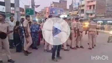 बखरी: दुर्गामेला शांतिपूर्ण कराने के लिए बखरी में पुलिस प्रशासन ने निकाला फ्लैग मार्च, सुरक्षा का लिया जायजा