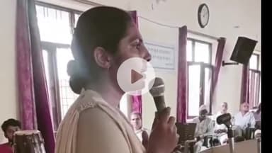 अमरोहा: अमरोहा देहात में मिशन शक्ति के तहत महिला पुलिस कर्मियों ने संत निरंकारी सत्संग भवन में जाकर किया जागरूक