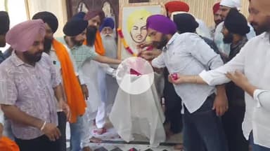 रामपुर: शहीद भगत सिंह की जयंती पर वीर खालसा सेवा समिति ने अर्पित की पुष्पांजलि, सरकार से शहीद का दर्जा देने की की मांग