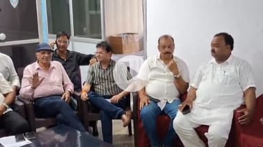 झांसी: झांसी में दशहरा पर्व की भव्य तैयारी, जल शक्ति मंत्री होंगे मुख्य अतिथि, होटल भावना में प्रेस वार्ता में दी गई जानकारी