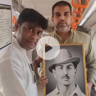 कानपुर: शहीद-ए-आजम भगत सिंह की जयंती पर फेडरेशन ऑफ इंडियन जर्नलिस्ट एंड एक्टिविस्ट और गोल्डन क्लब ने मेट्रो राइड का आयोजन किया