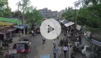 मेदिनीनगर (डालटनगंज): मेदिनीनगर में ड्रोन से दुर्गा पूजा की निगरानी, पुलिस ने निकाला फ्लैग मार्च