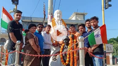 जौनपुर: करोड़ों दिलों की धड़कन लता मंगेशकर को जयंती पर दी गई श्रद्धांजलि