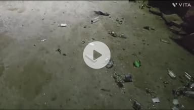 बांसवाड़ा: कुपड़ा गांव में बीयर की बोतल के दाम ज्यादा मांगे जाने पर शराबियों ने हंगामा करते हुए शराब की बोतलें सड़क पर फेंकी