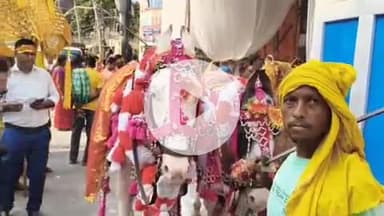 मुशहरी: शहर में कई जगहों पर गाजे-बाजे के साथ हुआ माँ दुर्गा के बेल निमंत्रण