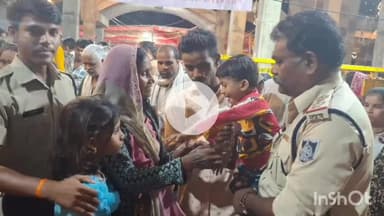 नीमच नगर: नीमच सिटी पुलिस ने नवरात्रि मेले में भादवामाता मंदिर से 8 बिछड़े मासूमों को उनके परिजनों से मिलवाया