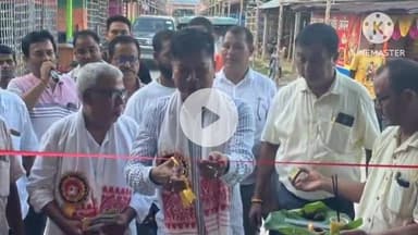 তামুলপুৰ: তামুলপুৰ আঞ্চলিক দুৰ্গাপূজাৰ স্থলীত দেওবাৰে বিয়লি উপস্থিত হৈ মন্দিৰৰ মুখ্য দ্বাৰ উন্মোচন কৰে বিজিত গৌৰা নাৰ্জাৰীয়ে