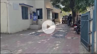 વસો: ટુંડેલમાં વકીલ પત્નીને તુ અત્યાર સુધી કયા હતી. લેટ કેમ આવી કહી પતિએ મારમાર્યો.