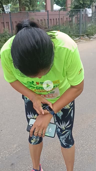 मेरी बड़ी बहु वैशाली सिंह ने आज जयपुर में अबतक 10 किलोमीटर का मैराथन दौड़ 20 बार बार दौड़ा। इसके लिए हार्दिक बधाई हो