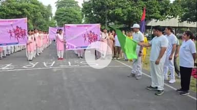 अमरोहा: अमरोहा में मिशन शक्ति एसपी ने 400 छात्राओं के साथ दौड़ लगाकर दिया महिला सशक्तिकरण का संदेश