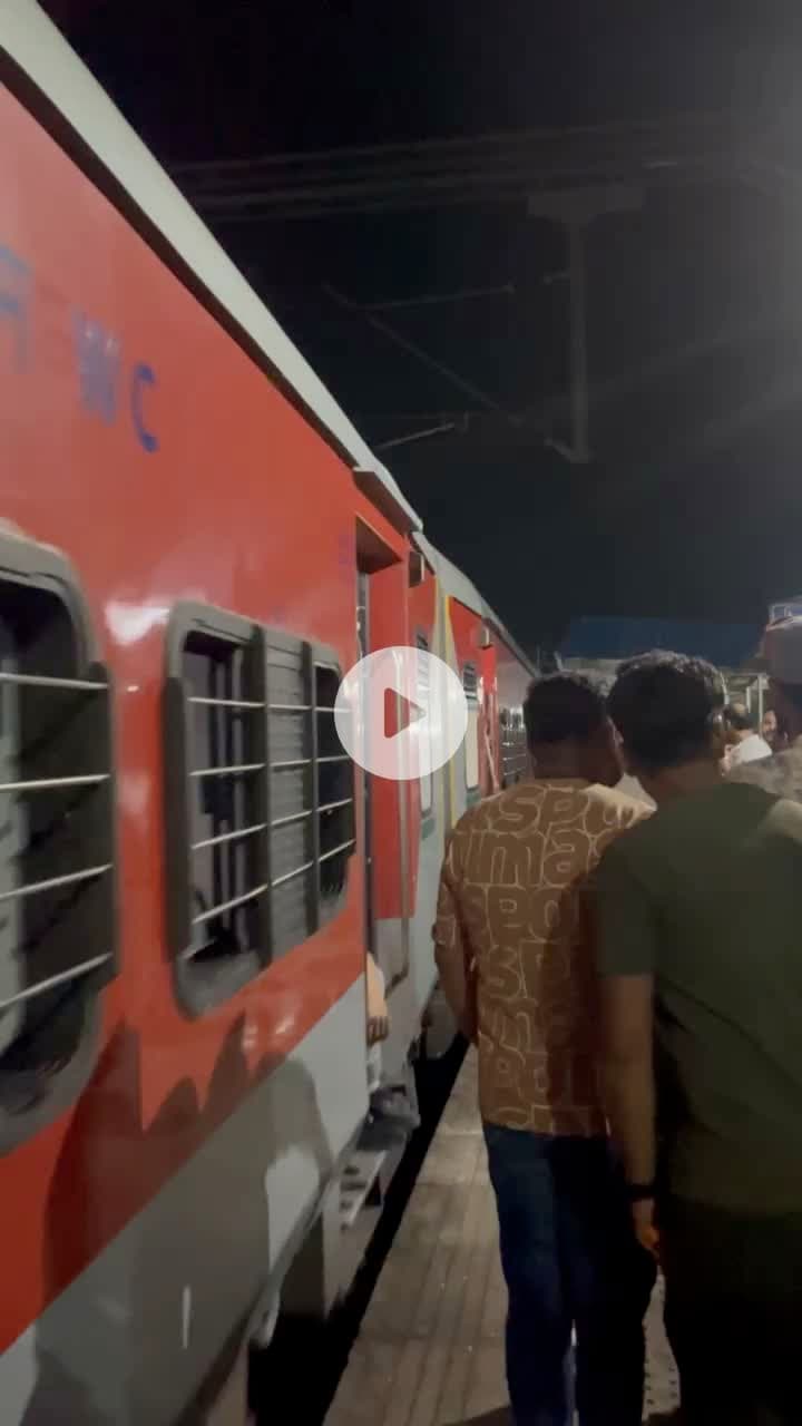 मैहर: हर बाधा हर मुश्किल से लड़के हिम्मत हमने नहीं हारी है , 
आख़िर जीत हमारी है , आख़िर जीत हमारी है - आपका अपना लल्ला 🙏✌️💪 #TEAMCHHOTUSHARMA